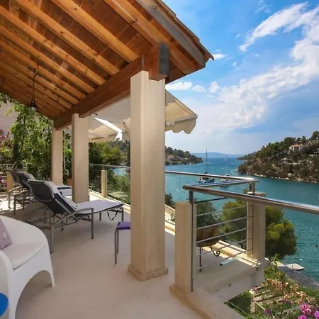 Victoria - Beachfront Luxury * Bobovišća