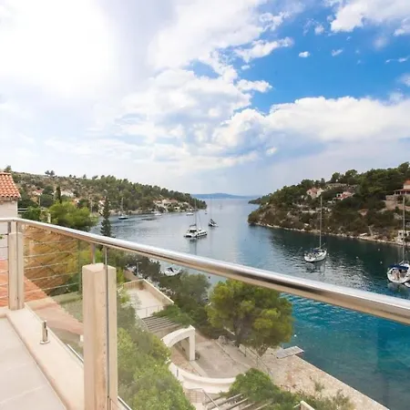 Victoria - Beachfront Luxury Bobovišća