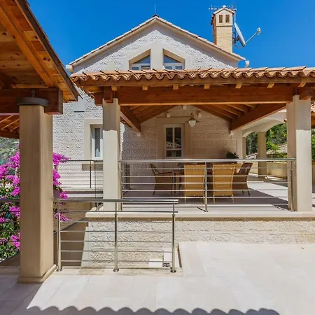 Victoria - Beachfront Luxury Bobovišća