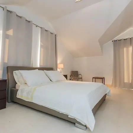 Victoria - Beachfront Luxury * Bobovišća